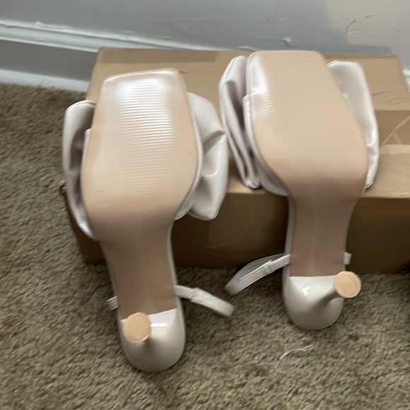 Crème Low Heel with Nice bow / Women - Picture 7 of 7